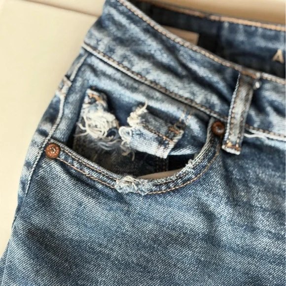 American Eagle Mom Straight Denim Jeans Stretch Distressed Size 4 - Picture 3 of 8